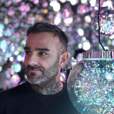 Portrait de Julien Jimenez, consultant SEO indépendant, auteur de ce catalogue de prestations